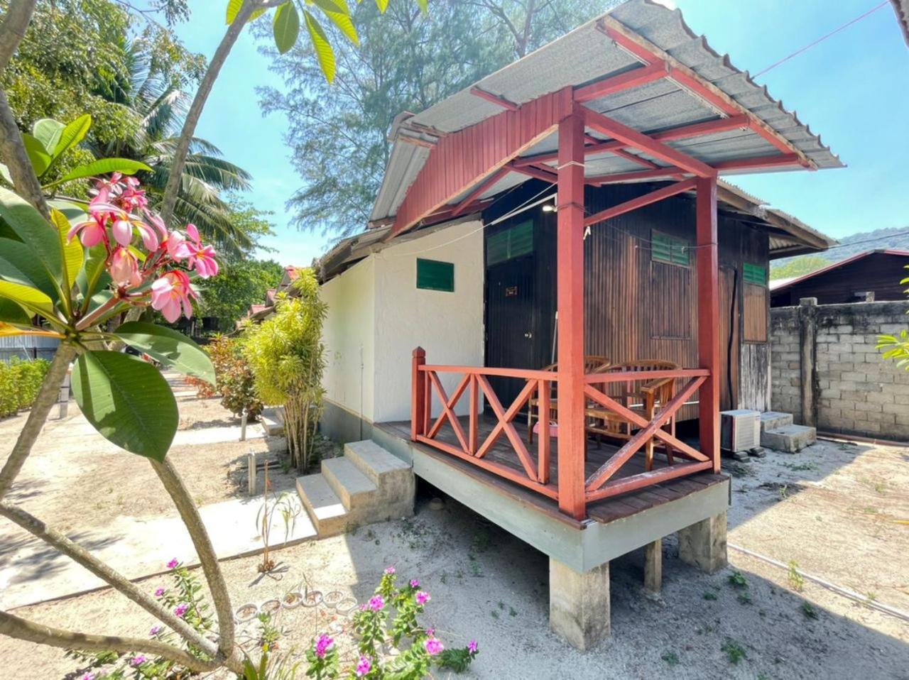 Hotel B'First Chalet Perhentian Island Kampung Kuala Besut Exterior foto