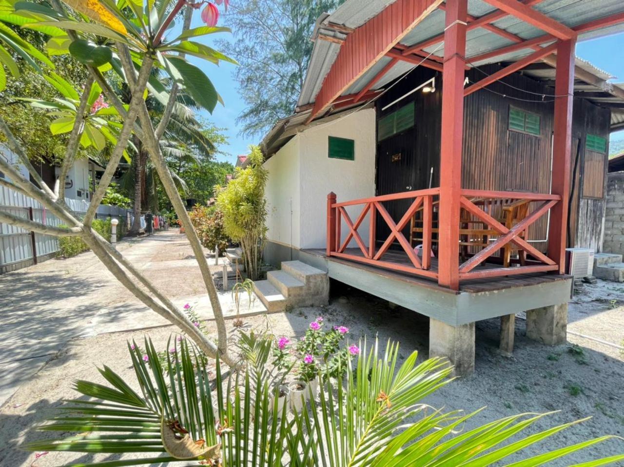 Hotel B'First Chalet Perhentian Island Kampung Kuala Besut Exterior foto